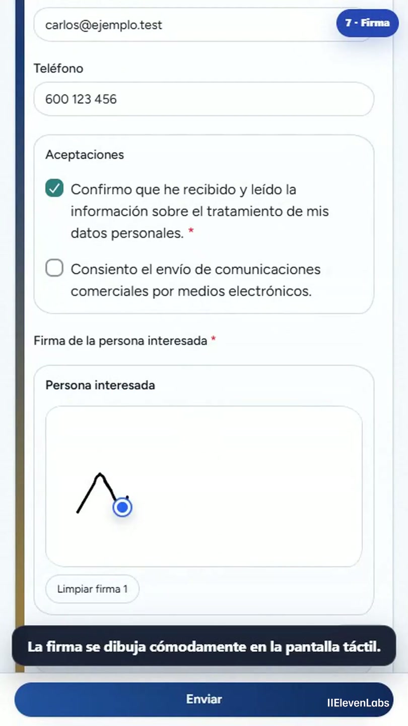 Firma manuscrita de un formulario de protección de datos desde un móvil